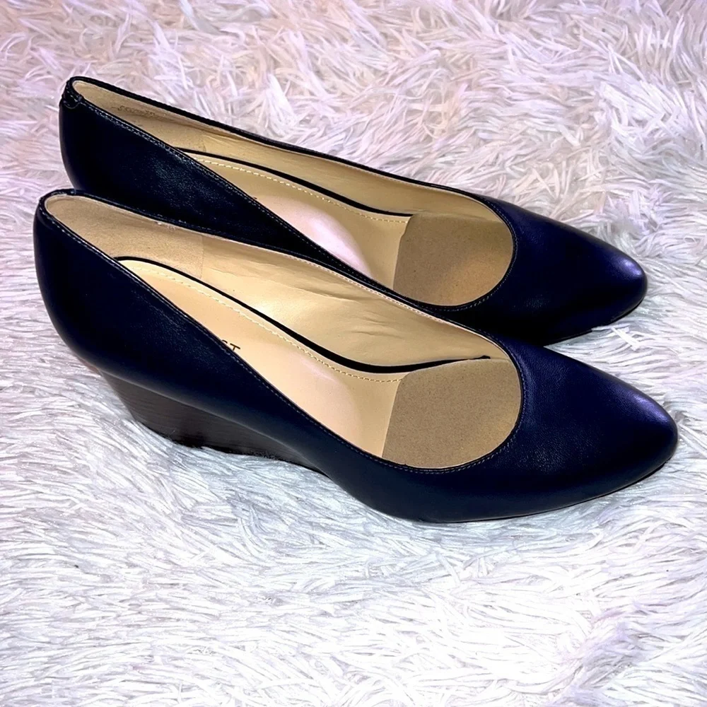 NWT Nine West Jazzin Almond Toe Wedges size9M blue vavy